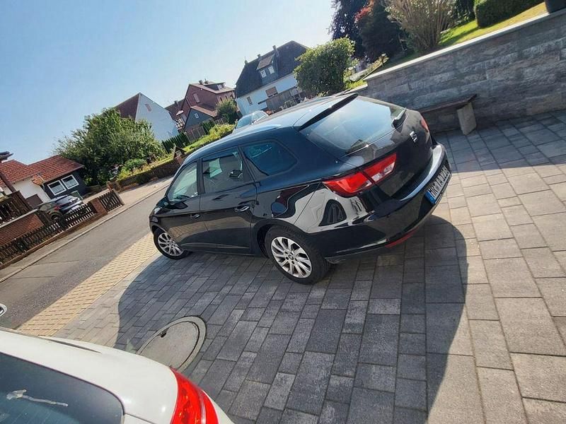 Schwarz Gebraucht 2015 Seat Leon ST Kombi | 6.975 € (Guter Preis) - Bild 1/4