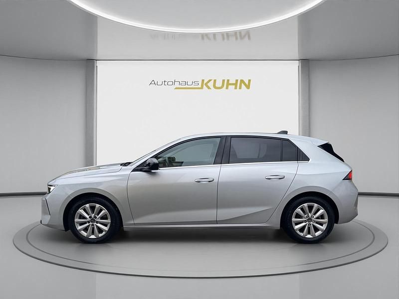 Gebraucht Opel Astra Elegance 131 PS (96 kW) 2023 Aluminium silb/kristall silb aluminium silb/kristall silb Limousine