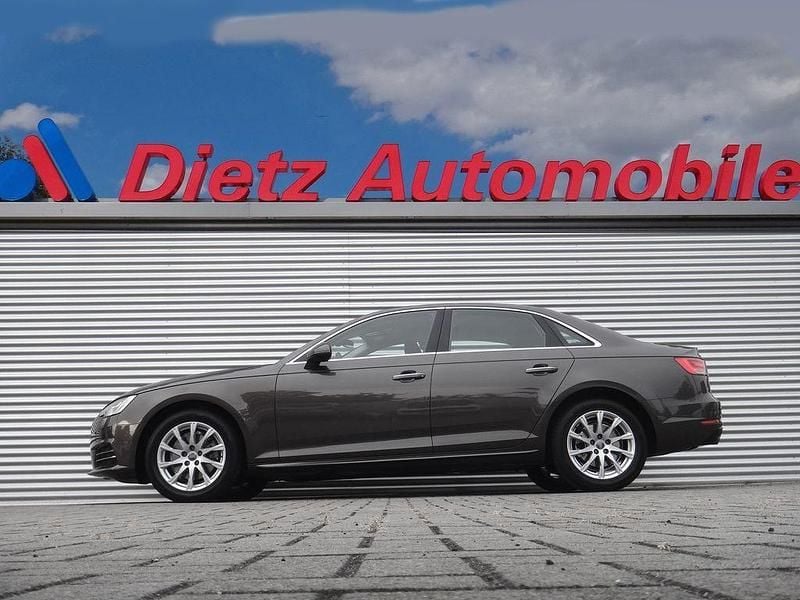 Braun Gebraucht 2016 Audi A4 Limousine | 18.950 € (Guter Preis) - Bild 1/4