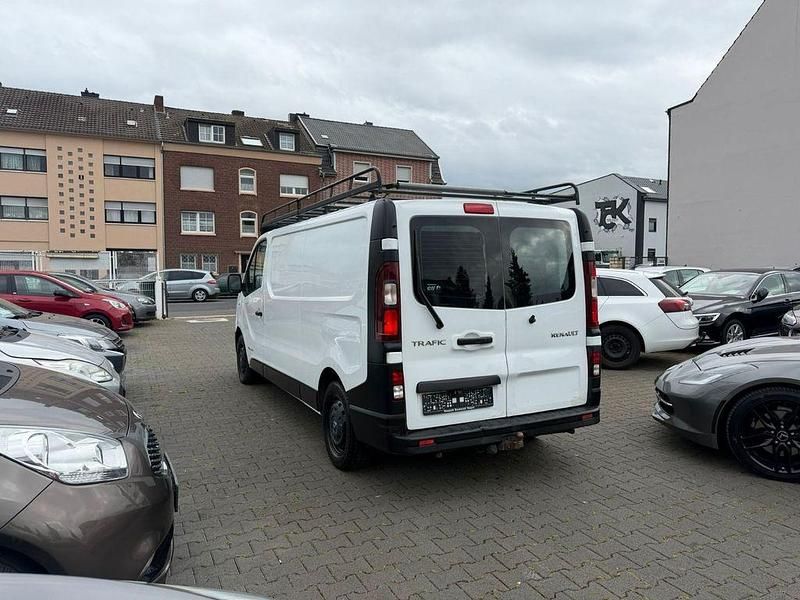 Gebraucht Renault Trafic Komfort 120 PS (88 kW) 2016 Weiß Van / Kleinbus