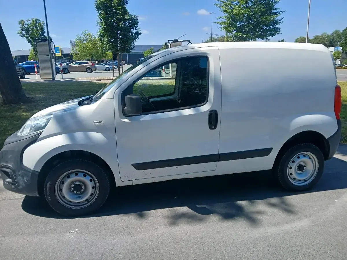 Gebraucht Fiat Fiorino 80 PS (58 kW) 2020 Weiß Van / Kleinbus