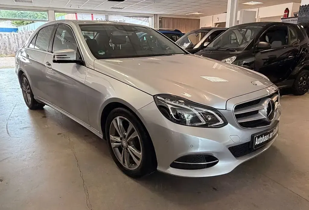 Gebraucht Mercedes E300 Avantgarde 231 PS (169 kW) 2015 Silber Limousine