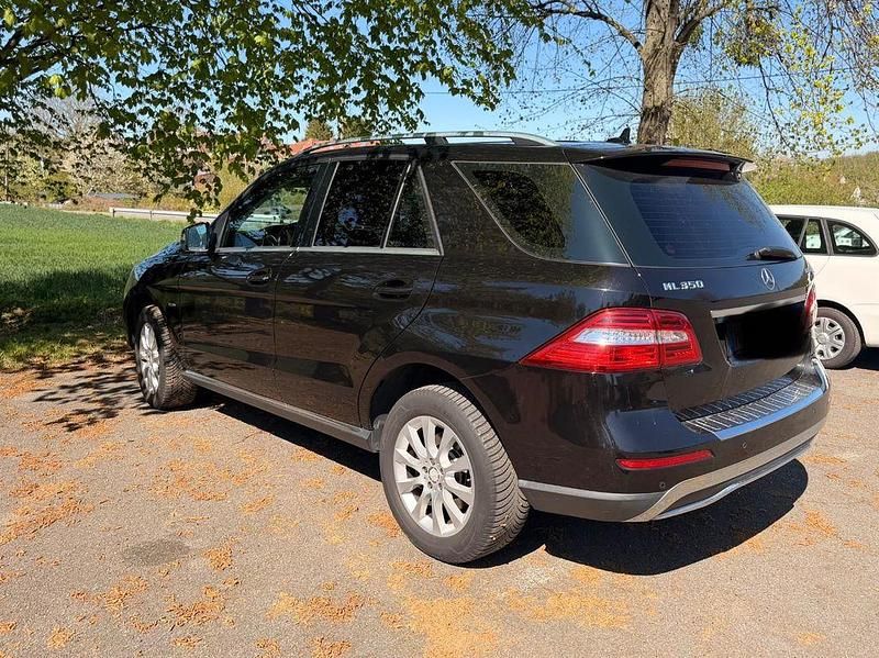 Second-hand Mercedes ML350 231 CP (169 kW) 2012 Negru SUV
