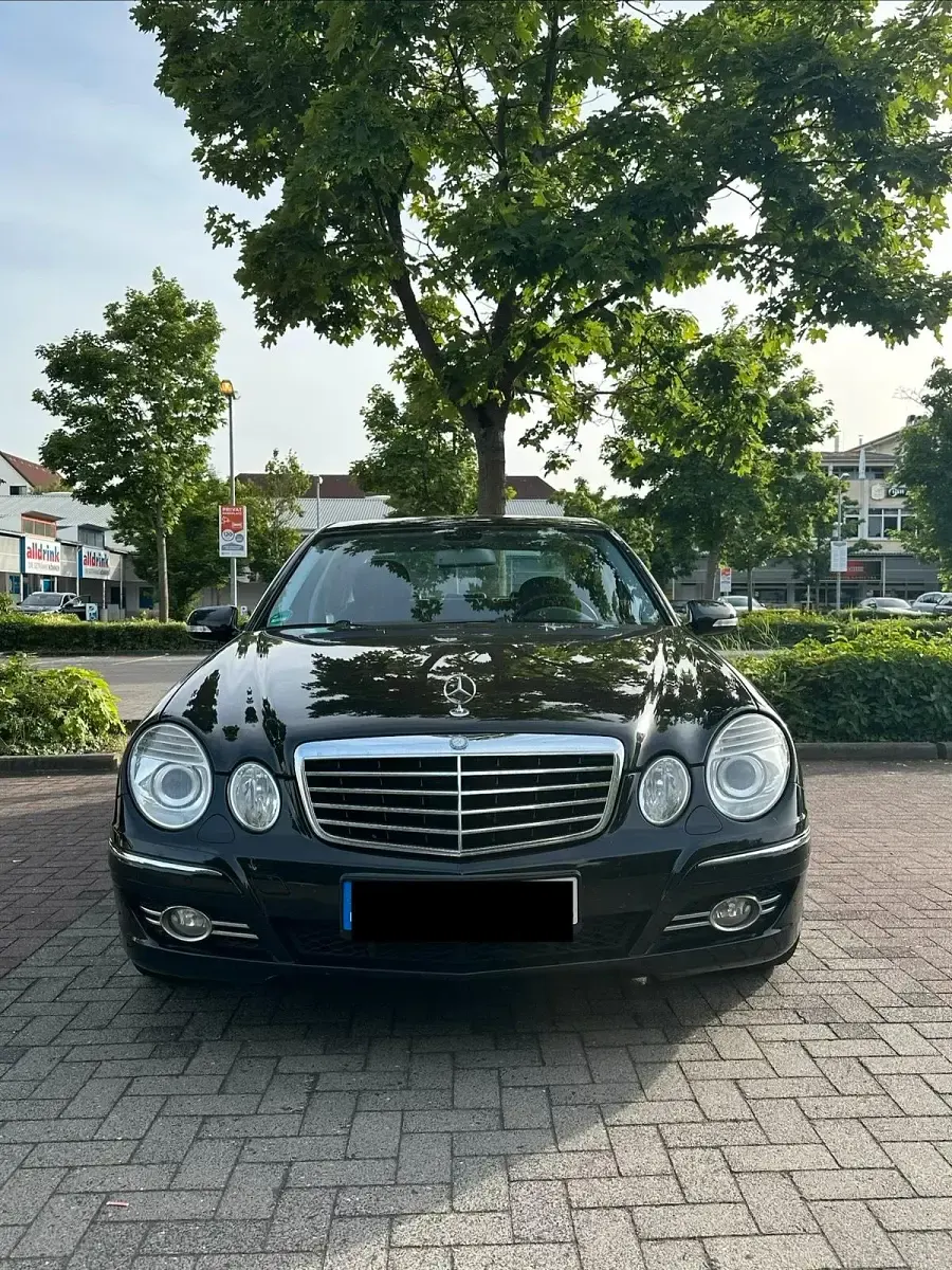 Gebraucht Mercedes E200 Avantgarde 184 PS (135 kW) 2008 Schwarz Limousine