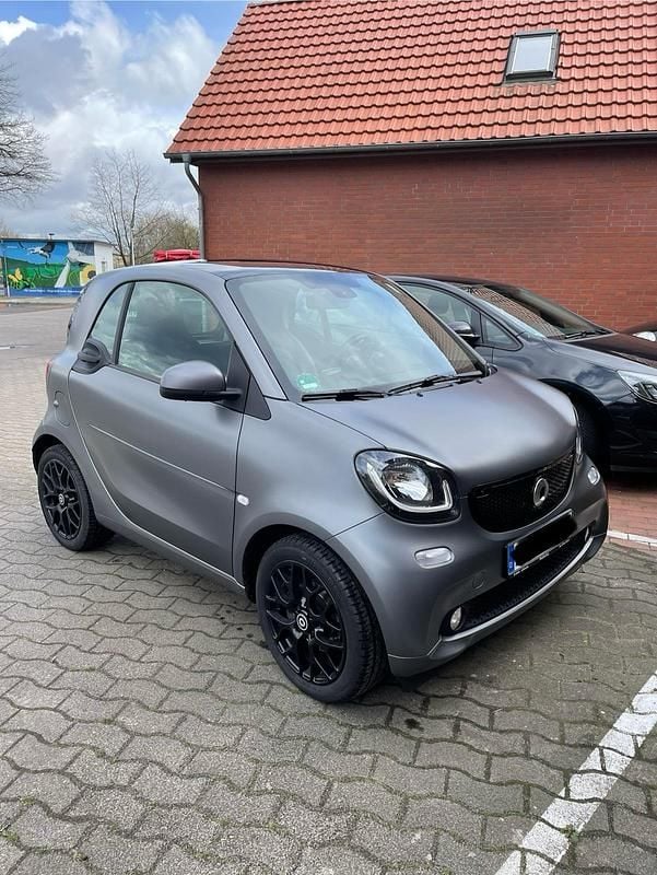 Grau Gebraucht 2018 Smart ForTwo Coupé Passion Coupé | 13.800 € (Fairer Preis) - Bild 1/4