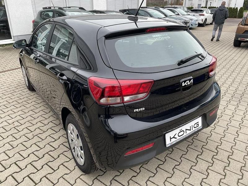 Gebraucht Kia Rio Edition 7 84 PS (61 kW) 2023 Auroraschwarz metallic Limousine
