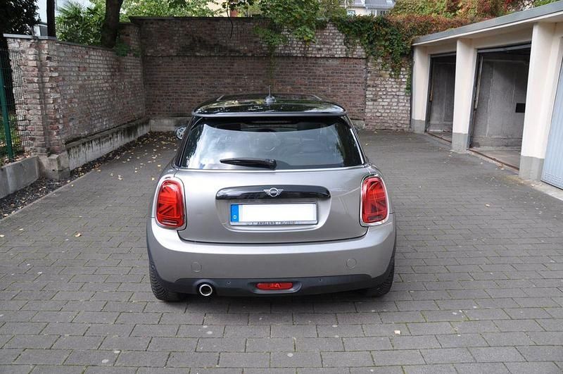 Gebraucht Mini Cooper 136 PS (100 kW) 2018 Silber Kleinwagen
