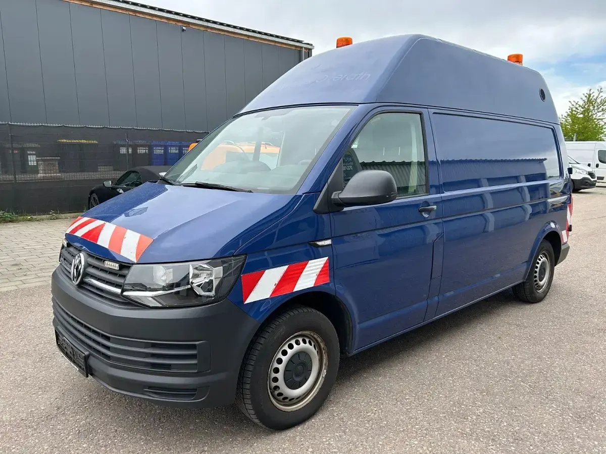 Gebraucht VW Transporter 150 PS (110 kW) 2018 Blau Van
