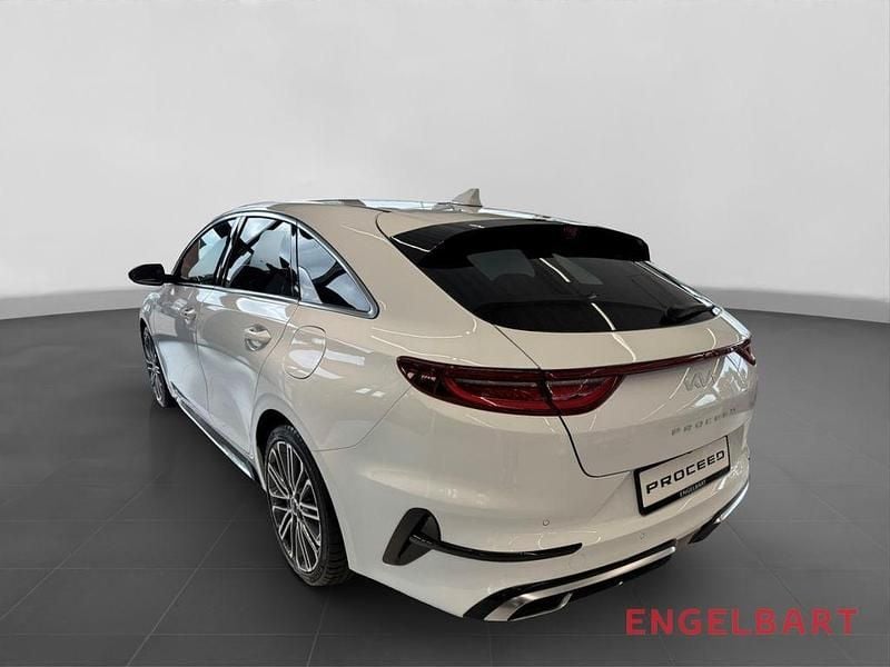 Neu Kia ProCeed GT-Line 140 PS (102 kW) 2025 Deluxe white metallic Kleinwagen