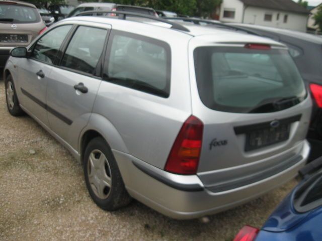 Gebraucht Ford Focus 101 PS (74 kW) 2004 Silber metallic Kombi