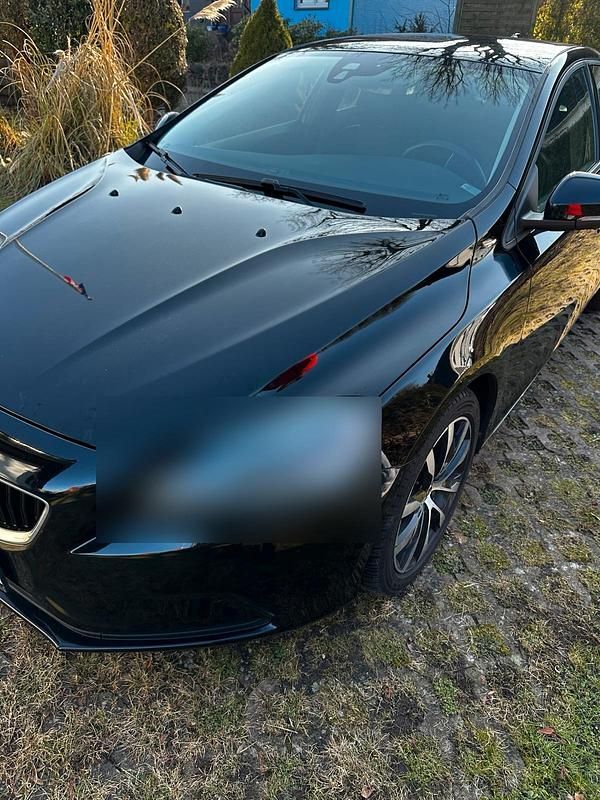 Gebraucht Volvo V40 122 PS (89 kW) 2019 Schwarz Limousine