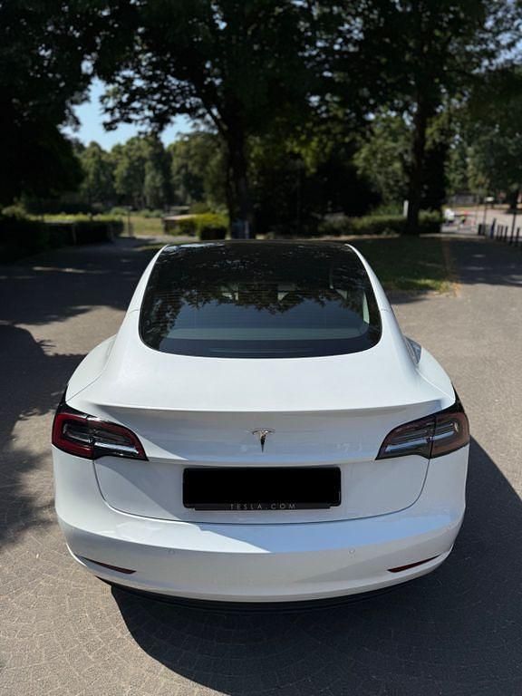 Gebraucht Tesla Model 3 Standard Range Plus 239 kW (325 PS) 2021 Weiß Limousine