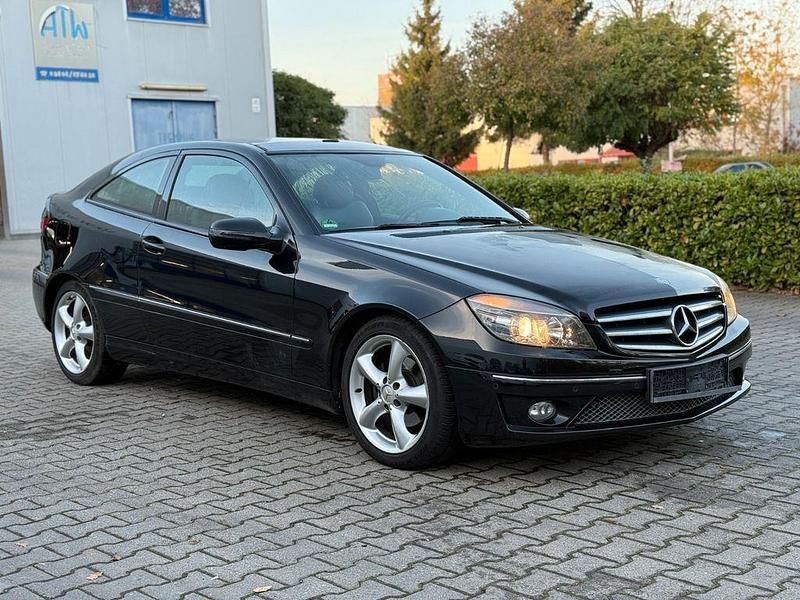 Schwarz Gebraucht 2011 Mercedes CLC180 Kleinwagen | 5.990 € (Fairer Preis) - Bild 1/2