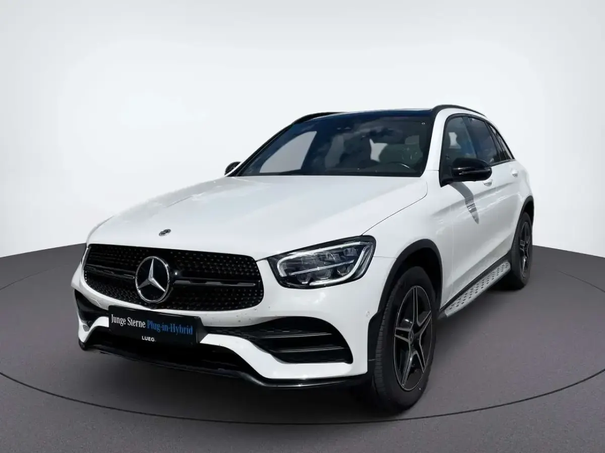 Gebraucht Mercedes GLC300de AMG 306 PS (225 kW) 2022 Weiß SUV