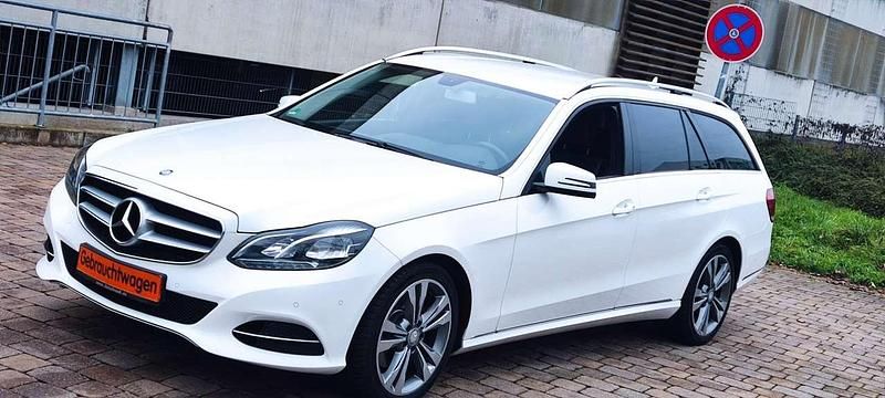 Polarweiss unilack Gebraucht 2014 Mercedes E300 Kombi | 12.950 € - Bild 1/4