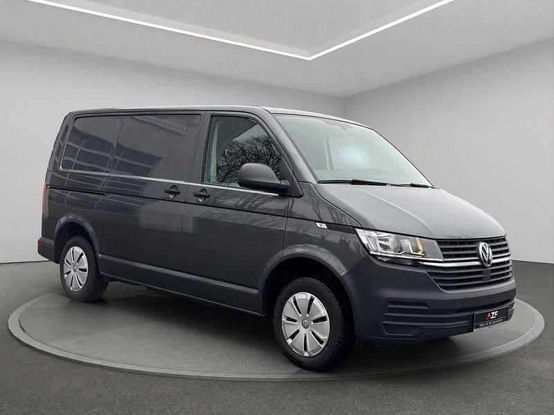 Gebraucht VW Transporter 110 PS (80 kW) 2022 Grau Van