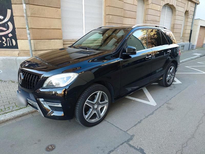 Gebraucht Mercedes ML350 258 PS (189 kW) 2014 Schwarz SUV