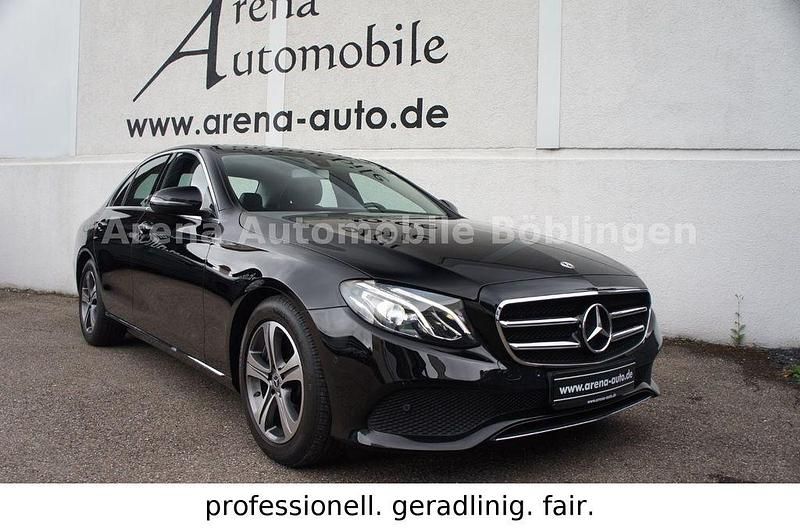 Ung. schwarz unilack Gebraucht 2019 Mercedes E300 Avantgarde Limousine | 31.800 € (Fairer Preis) - Bild 1/4