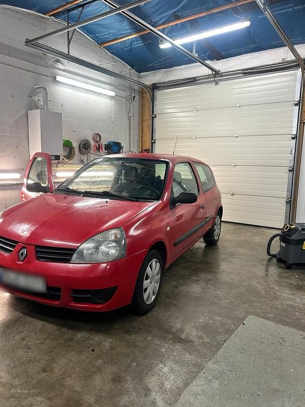 Gebraucht Renault Clio II 58 PS (42 kW) 2006 Rot Kleinwagen