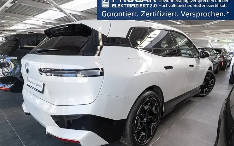 Gebraucht BMW iX Sport Line 239 kW (326 PS) 2024 Mineralweiss SUV