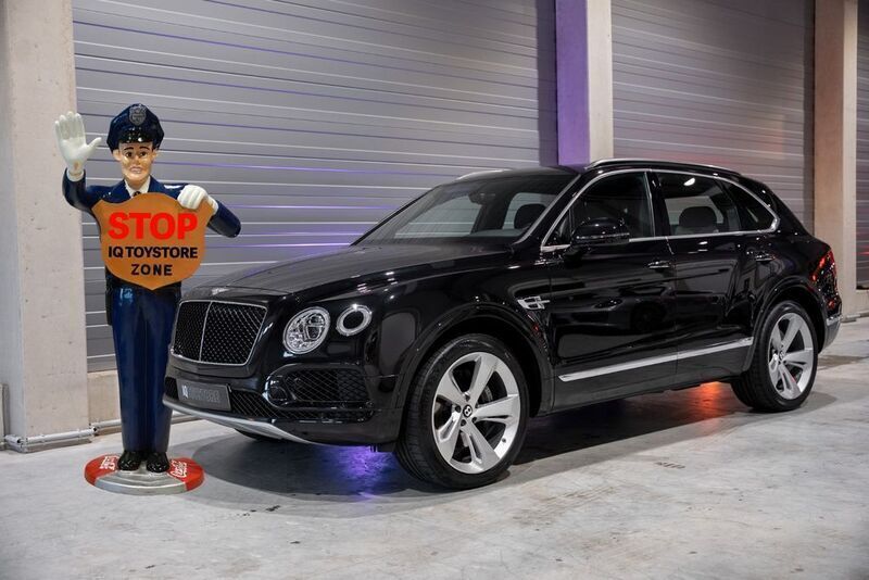 Schwarz met Gebraucht 2018 Bentley Bentayga SUV | 84.980 € - Bild 1/4