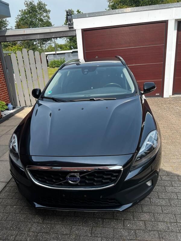Schwarz Gebraucht 2014 Volvo V40 CC Kombi | 11.499 € (Fairer Preis) - Bild 1/4