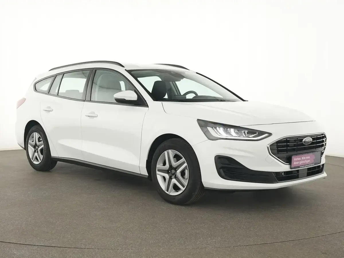 Used Ford Focus Cool & Connect 101 HP (74 kW) 2022 White Estate
