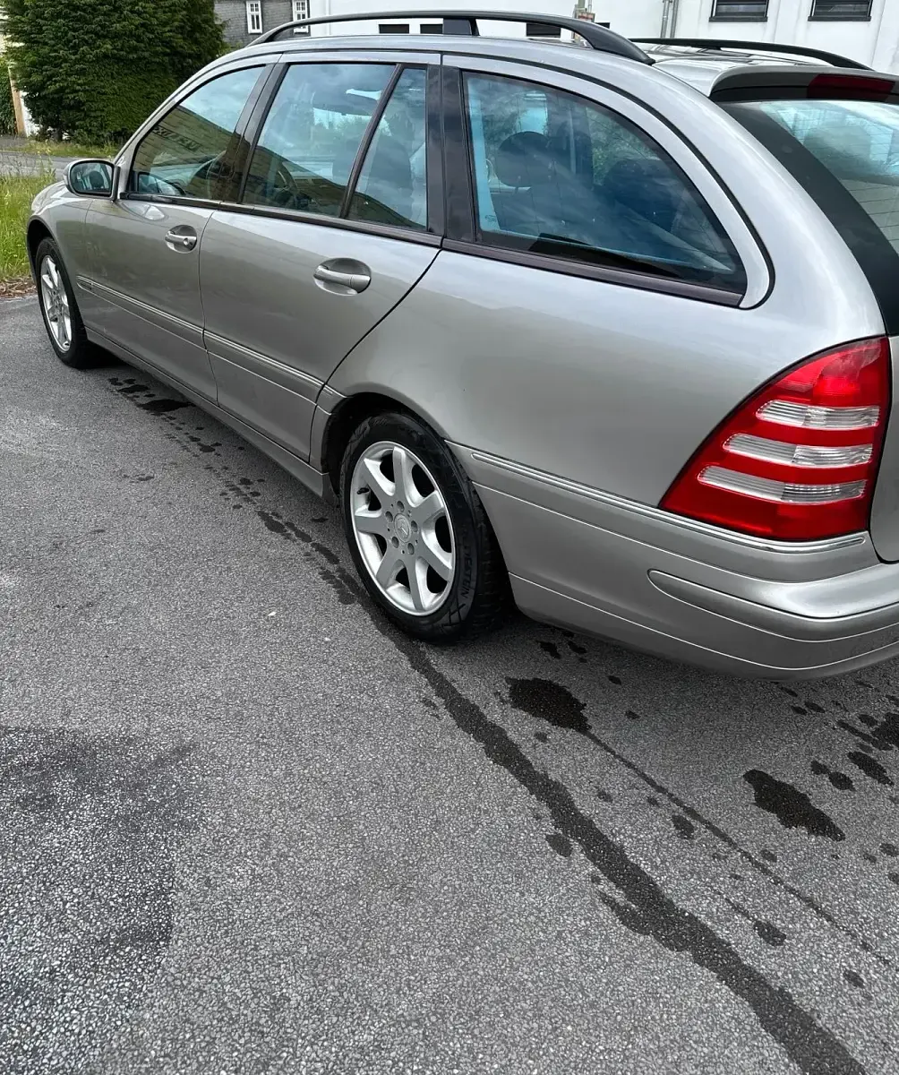 Gebraucht Mercedes C200 Avantgarde 163 PS (119 kW) 2003 Grau Kombi