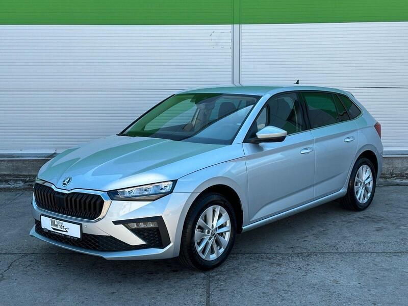 Silver metallic Gebraucht 2024 Skoda Scala Selection Kleinwagen | 23.390 € (Fairer Preis) - Bild 1/2