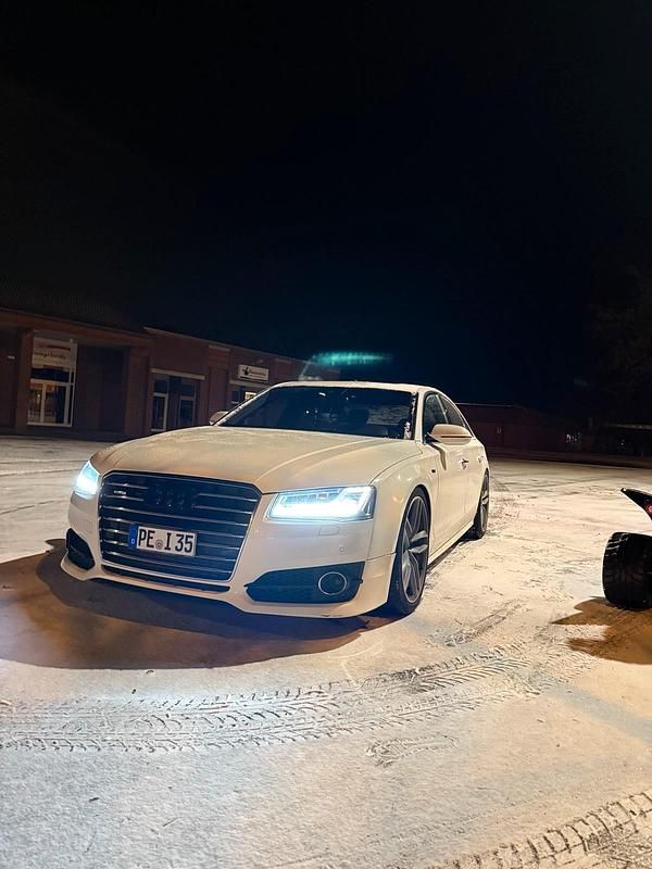 Weiß Gebraucht 2016 Audi A8 Limousine | 20.500 € (Superpreis) - Bild 1/4