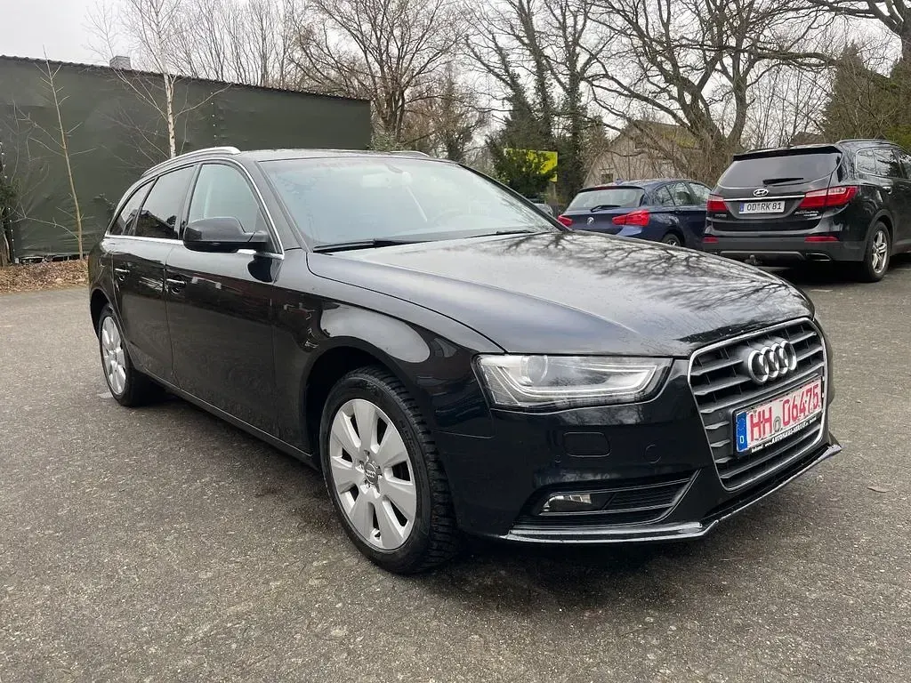Używany Audi A4 Ambiente 150 KM (110 kW) 2014 Czarny Sedan/Limuzyna