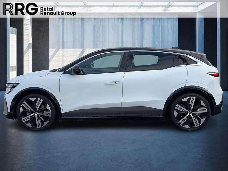 Gebraucht Renault Megane E-Tech Iconic 160 kW (218 PS) 2022 Arktisweiß mit dach in black Limousine