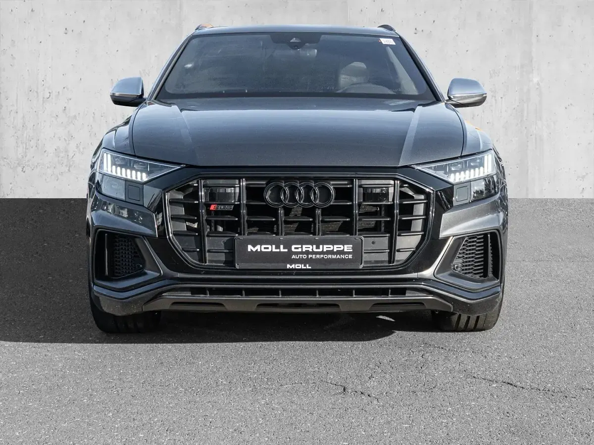 Gebraucht Audi SQ8 Ambiente 507 PS (372 kW) 2023 Daytonagrau perleffekt SUV