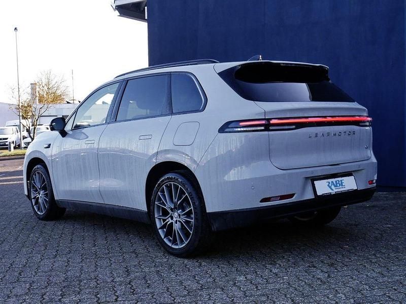 Neu Leapmotor C10 215 PS (158 kW) 2025 Grau SUV