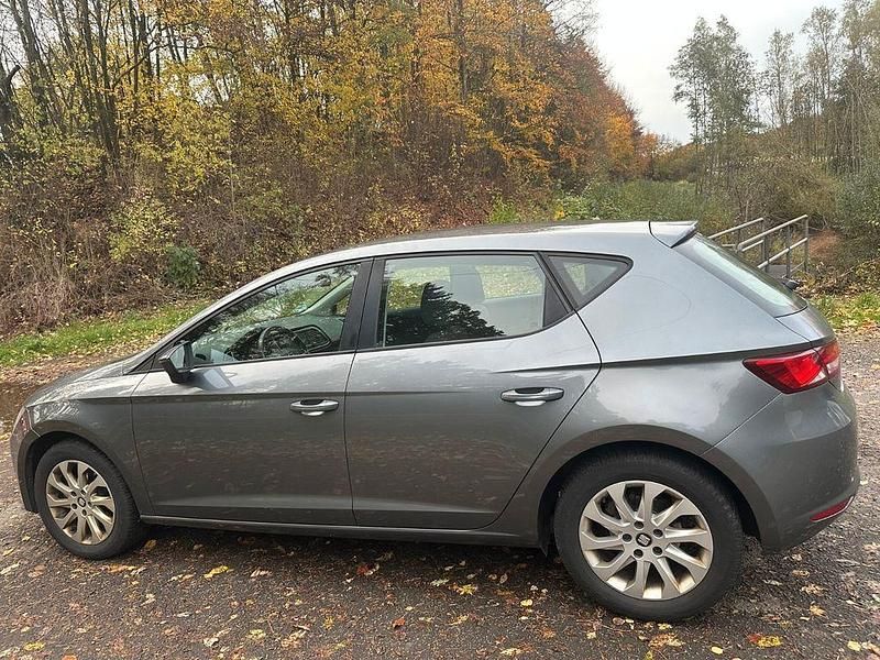 Gebraucht Seat Leon Style 105 PS (77 kW) 2015 Grau Limousine