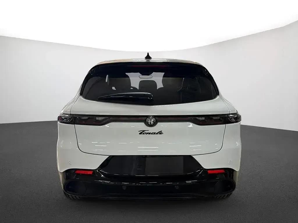 Neu Alfa Romeo Tonale Veloce 174 PS (127 kW) 2026 Weiß SUV