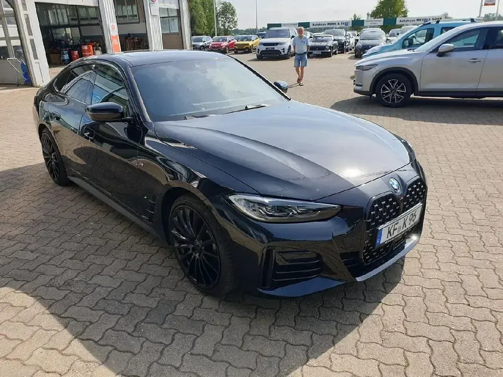Gebraucht BMW 430 M Sport 245 PS (180 kW) 2023 Black sapphire metallic Coupé