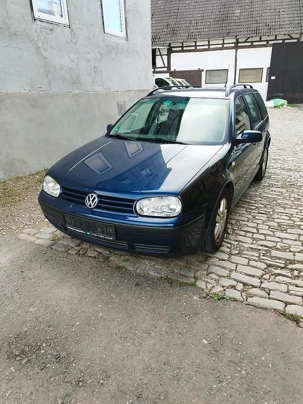 Blau Gebraucht 2002 VW Golf IV Kombi | 300 € (Superpreis) - Bild 1/4