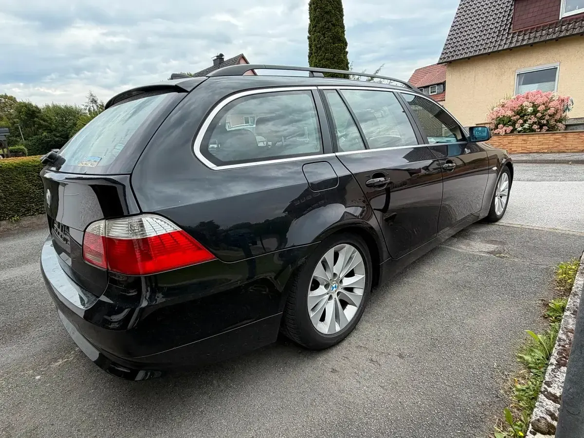 Gebraucht BMW 520 163 PS (119 kW) 2007 Schwarz Kombi