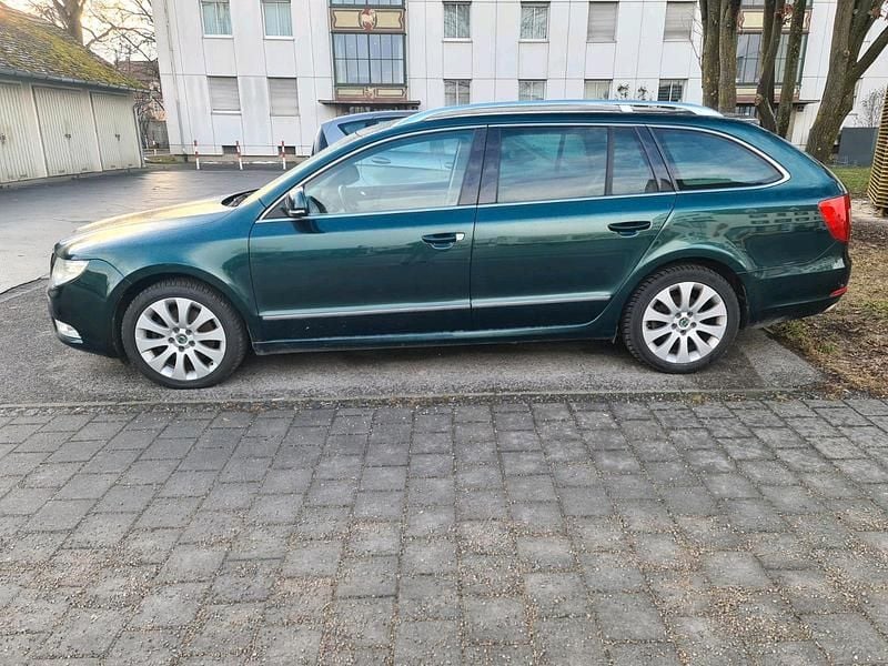 Gebraucht Skoda Superb 160 PS (117 kW) 2010 Kombi