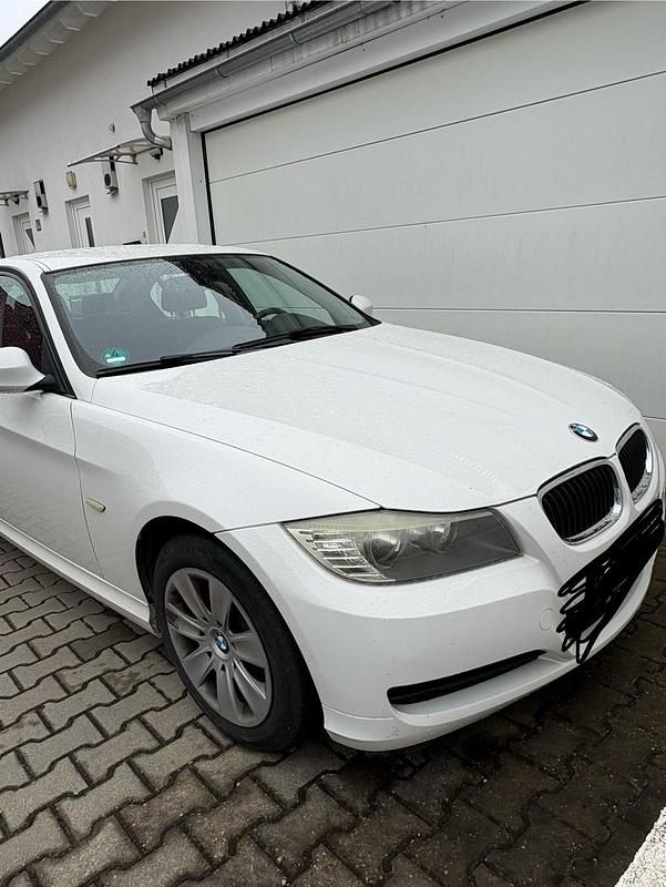 Gebraucht BMW 316 116 PS (85 kW) 2011 Weiß Limousine