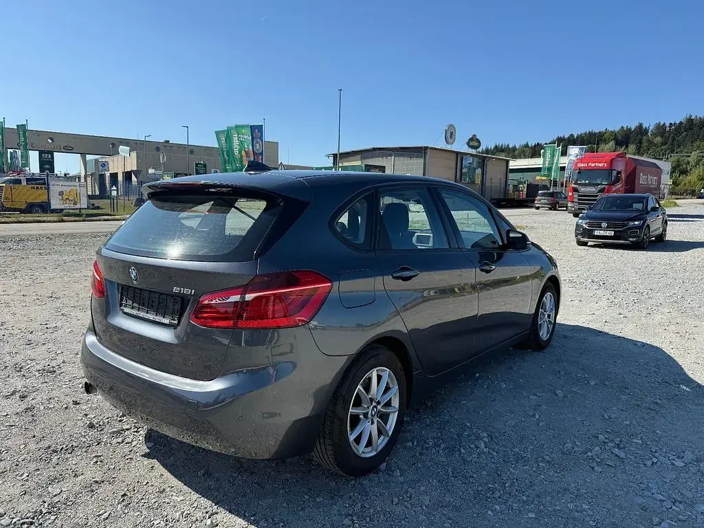 Gebraucht BMW 218 Active Tourer Basis 136 PS (100 kW) 2015 Grau Van / Kleinbus