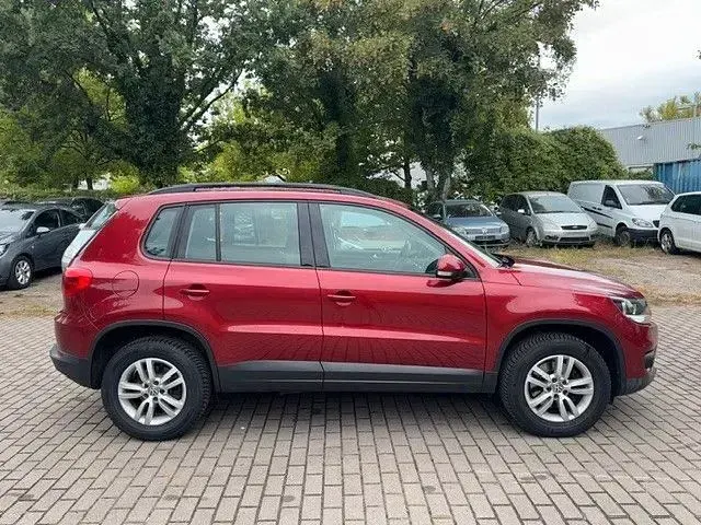 Gebraucht VW Tiguan Trendline 160 PS (117 kW) 2013 Rot SUV