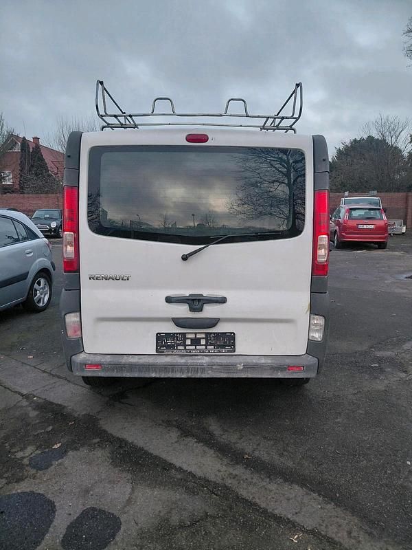 Gebraucht Renault Trafic 145 PS (106 kW) 2012 Weiß Van / Kleinbus