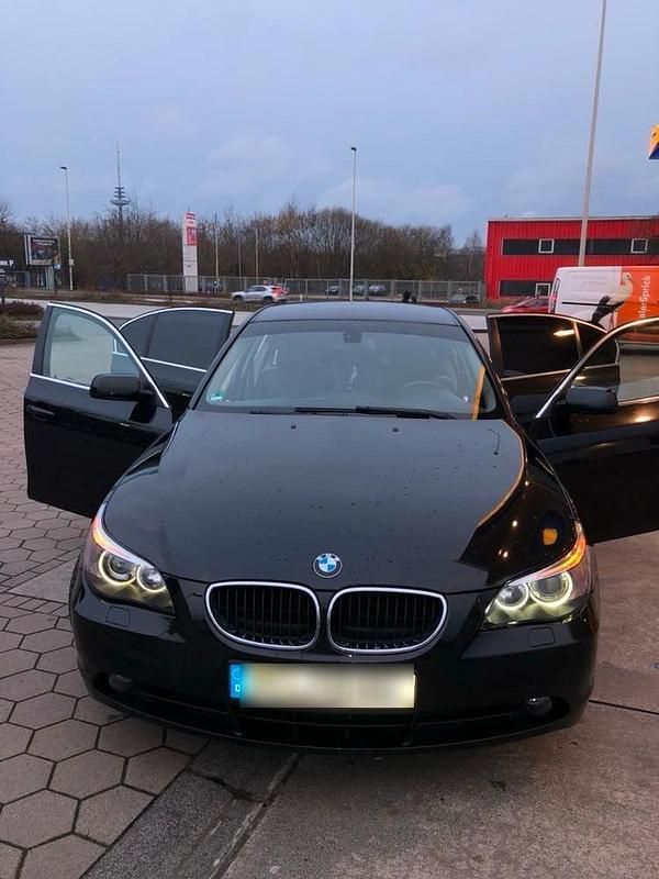 Schwarz Gebraucht 2004 BMW 530 Limousine | 3.000 € (Superpreis) - Bild 1/4