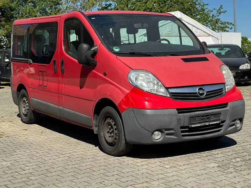 Gebraucht Opel Vivaro 114 PS (83 kW) 2010 Rot Van / Kleinbus