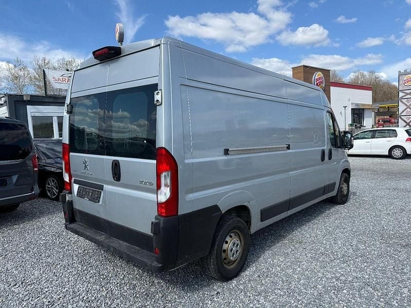 Gebraucht Peugeot Boxer Premium 140 PS (102 kW) 2021 Grau Van