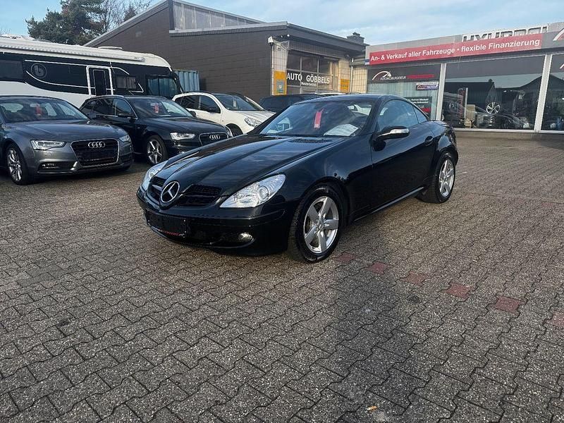 Schwarz Gebraucht 2005 Mercedes SLK200 Cabrio | 10.990 € (Fairer Preis) - Bild 1/4