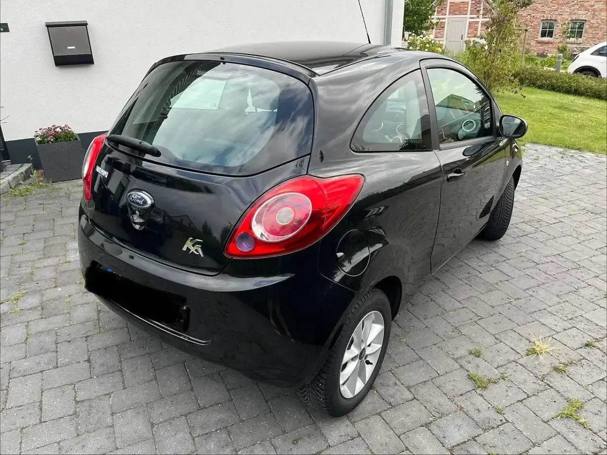 Gebraucht Ford Ka Trend 69 PS (50 kW) 2015 Schwarz Kleinwagen