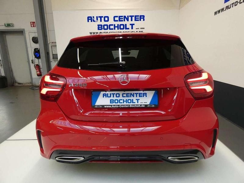 Gebraucht Mercedes A250 AMG 218 PS (160 kW) 2016 Jupiterrot uni Limousine